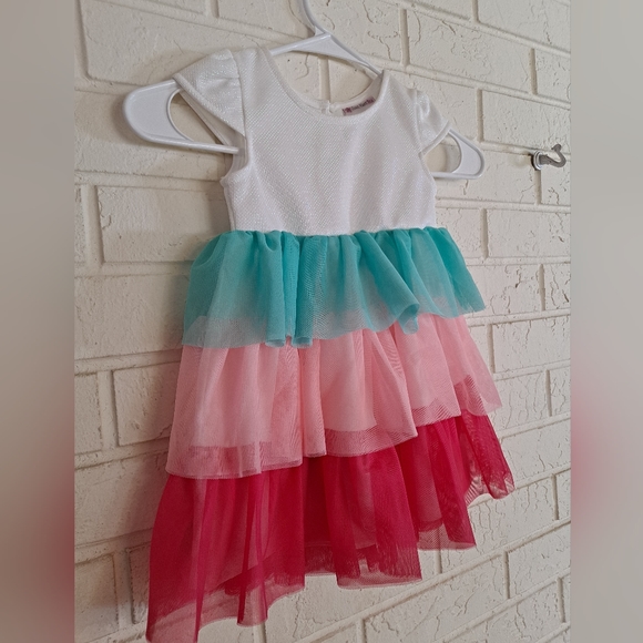 Sweet Heart Rose shimmery/iridescent top three tier cap sleeve ruffle dr… - Picture 2 of 5